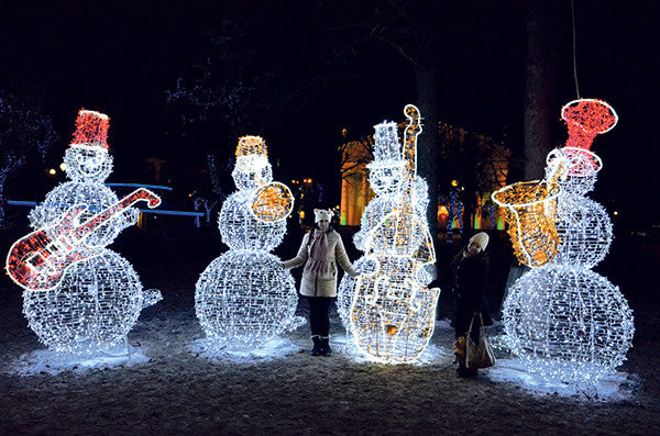 Giant LED Snowmen (4)