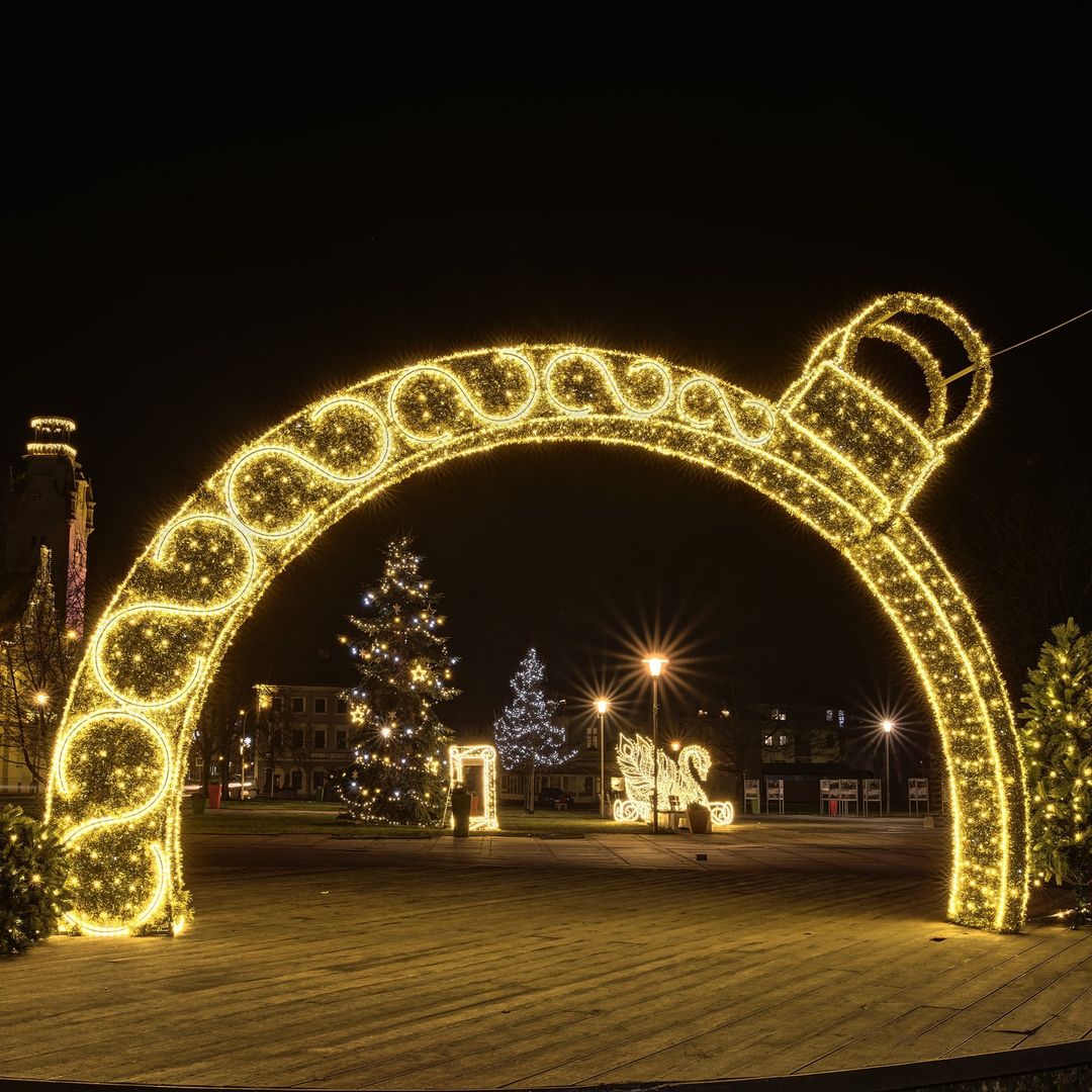 Large Pre-Lit LED Walk-Through Archway Ornament